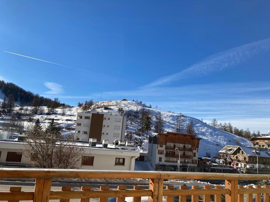 Superbe Appartement Avec Piscine Et Garage Péone Esterno foto